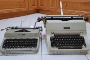 Antique Mechanical Calculator